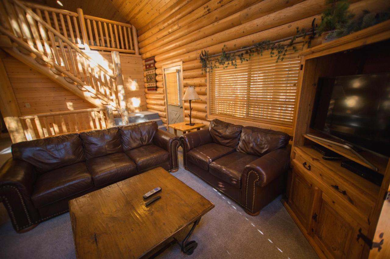 The Pines At Island Park Villa Exterior photo